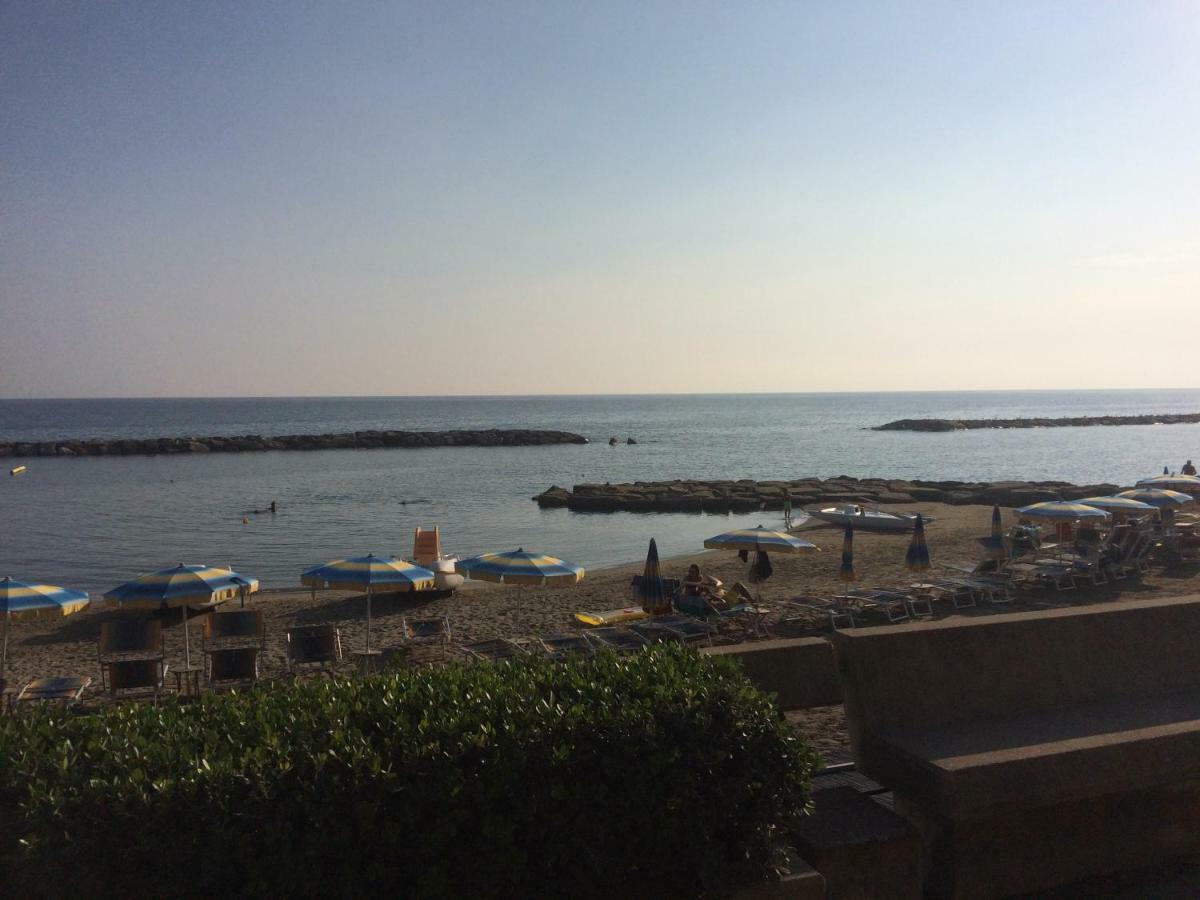 Casa Del Cardinale Leilighet Santo Stefano al Mare Eksteriør bilde
